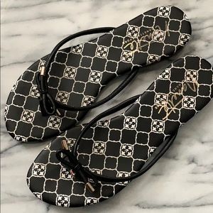 Nanette Lepore thong sandals